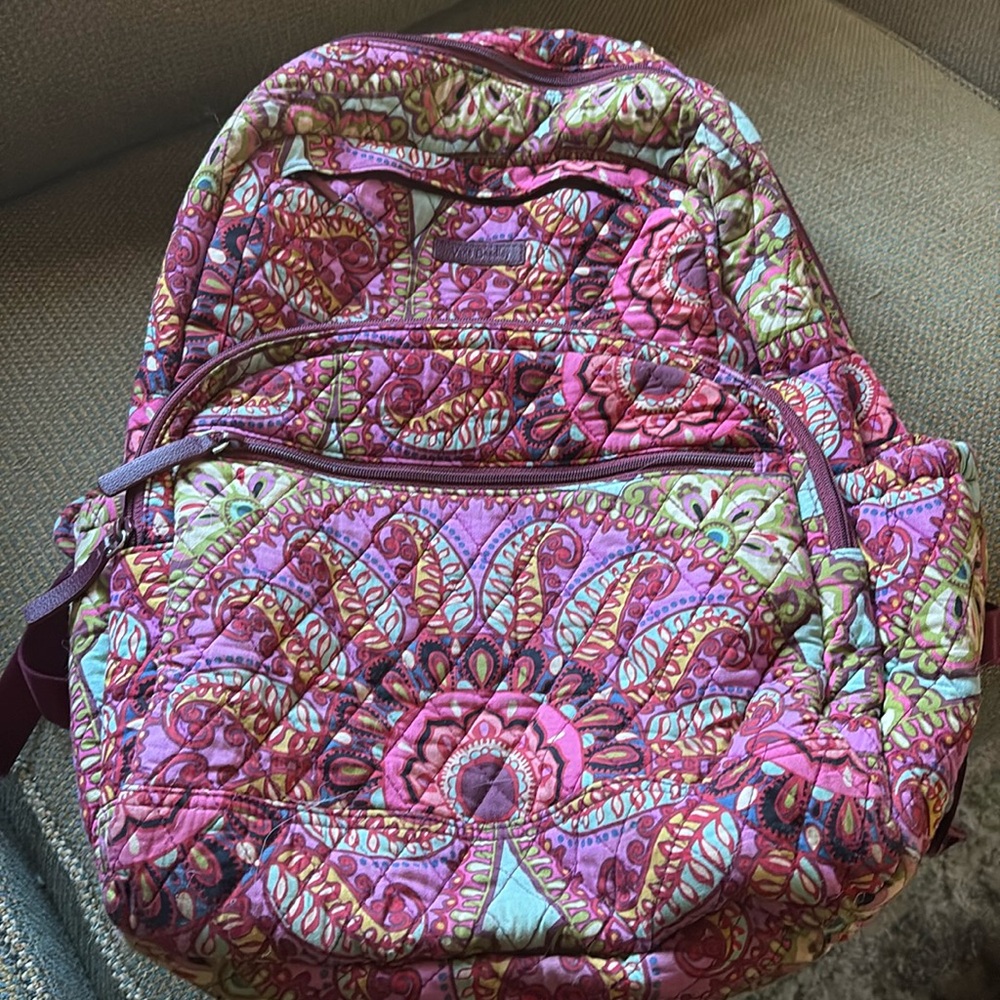 Fantastic EUC Vera Bradley cloth backpack with tons of pockets and compartments